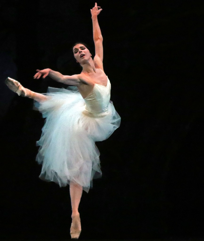 Наталья Осипова в спектакле "Жизель" в Театре американского балета в Нью-Йорке, фото Andrea Mohin / The New York Times