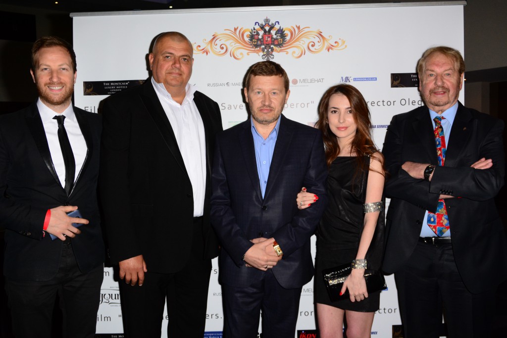 Olef Fomin with wife, Max Skachko, Ben Kaminsky, Claude Kaminsky