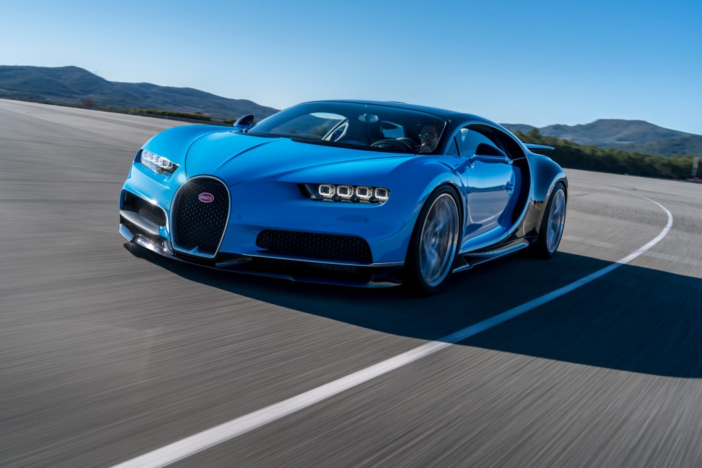 07_CHIRON_dynamic_34-front_WEB