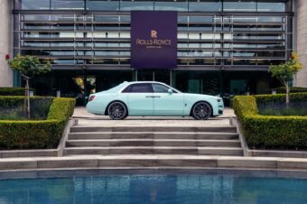 Rolls-Royce Motor Cars выставила на Salon Privé London два автомобиля