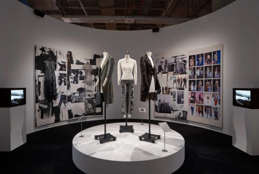 Выставка «Бунтарь: 30 лет лондонской моды»